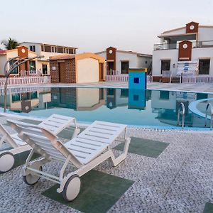 Flamingo Club And Resort Una 3 Km Away From Diu Check Post